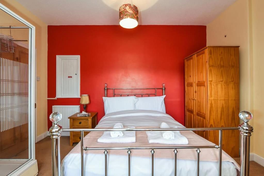 Traditional 3-Bed Property In Pontcanna With Parking Cardiff Zewnętrze zdjęcie